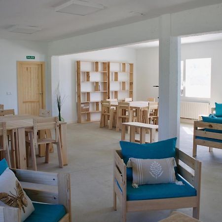 Entheos Hostel Lerin Екстериор снимка