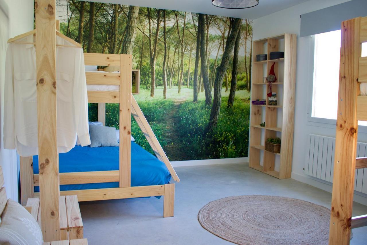 Entheos Hostel Lerin Екстериор снимка