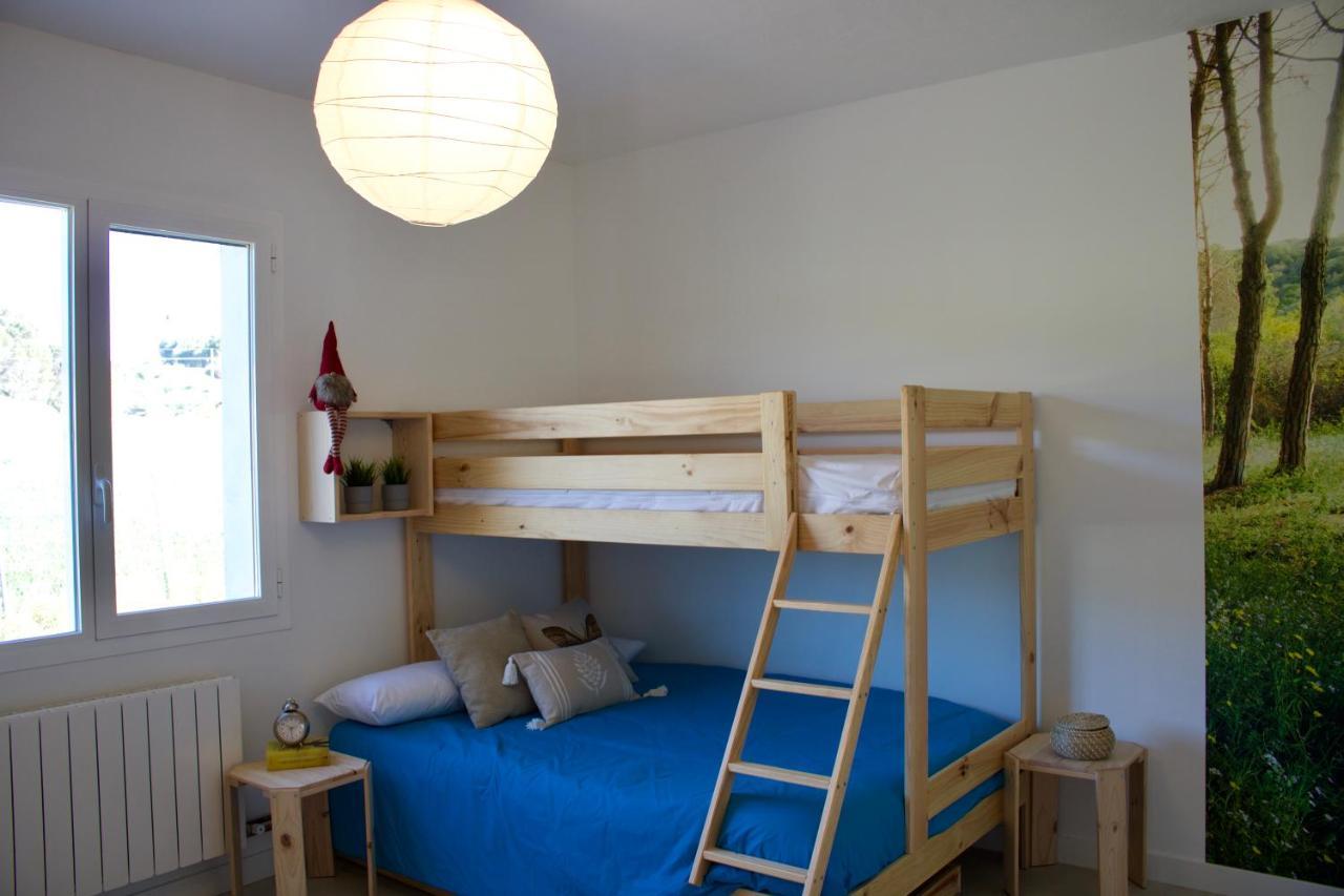 Entheos Hostel Lerin Екстериор снимка
