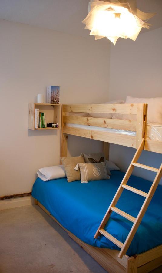 Entheos Hostel Lerin Екстериор снимка