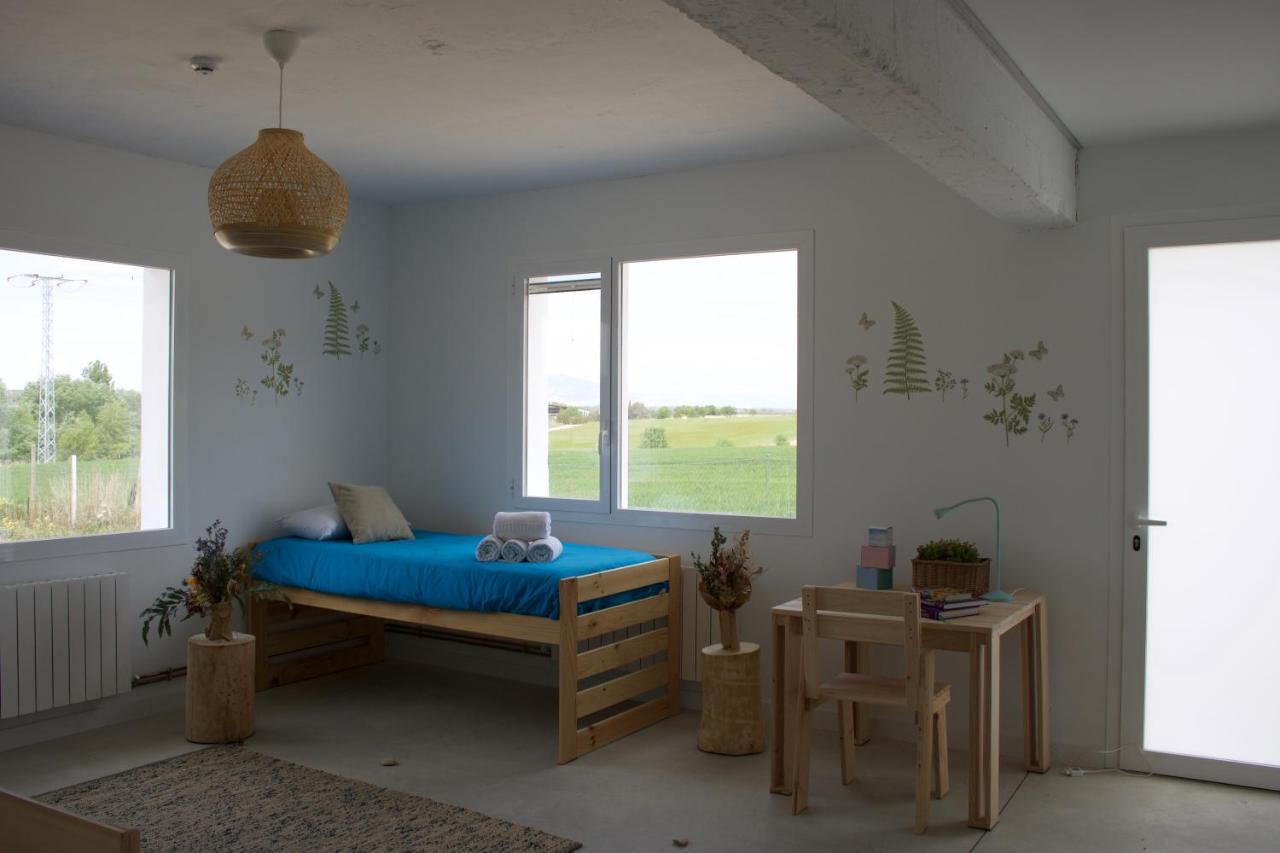 Entheos Hostel Lerin Екстериор снимка