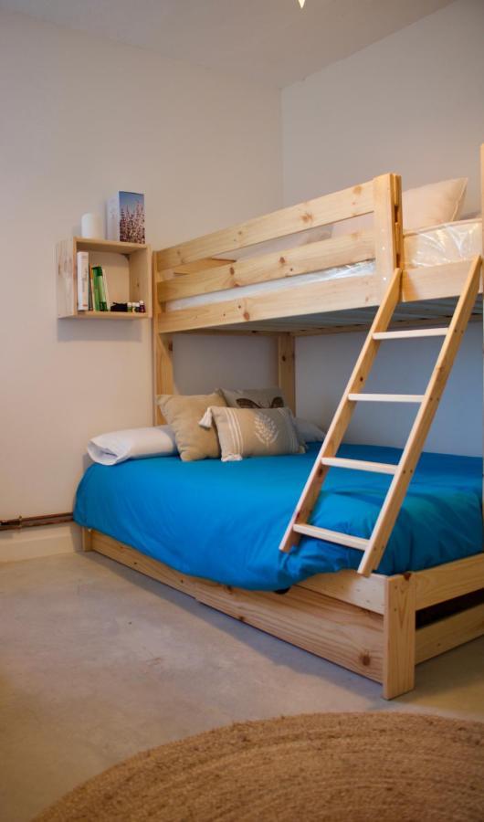 Entheos Hostel Lerin Екстериор снимка