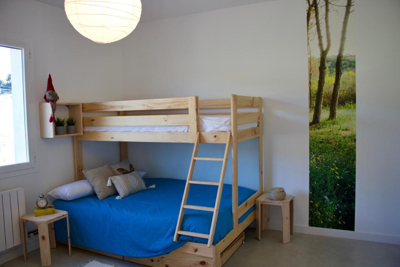 Entheos Hostel Lerin Екстериор снимка