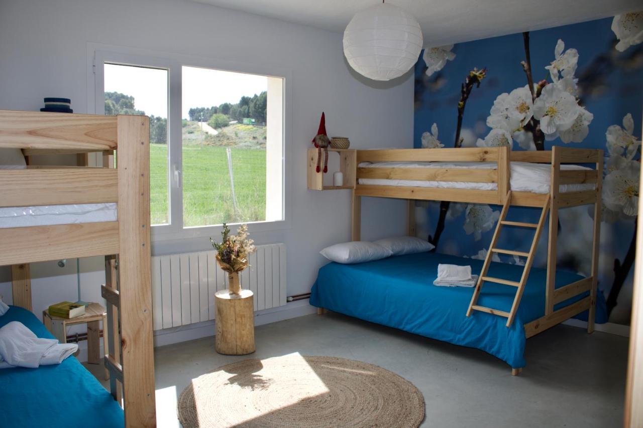 Entheos Hostel Lerin Екстериор снимка