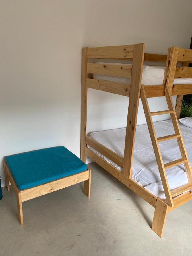 Entheos Hostel Lerin Екстериор снимка