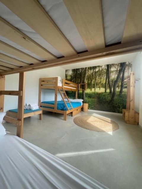 Entheos Hostel Lerin Екстериор снимка