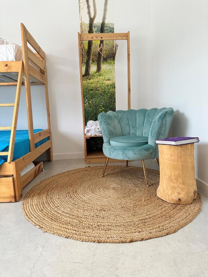 Entheos Hostel Lerin Екстериор снимка