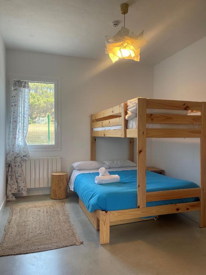 Entheos Hostel Lerin Екстериор снимка