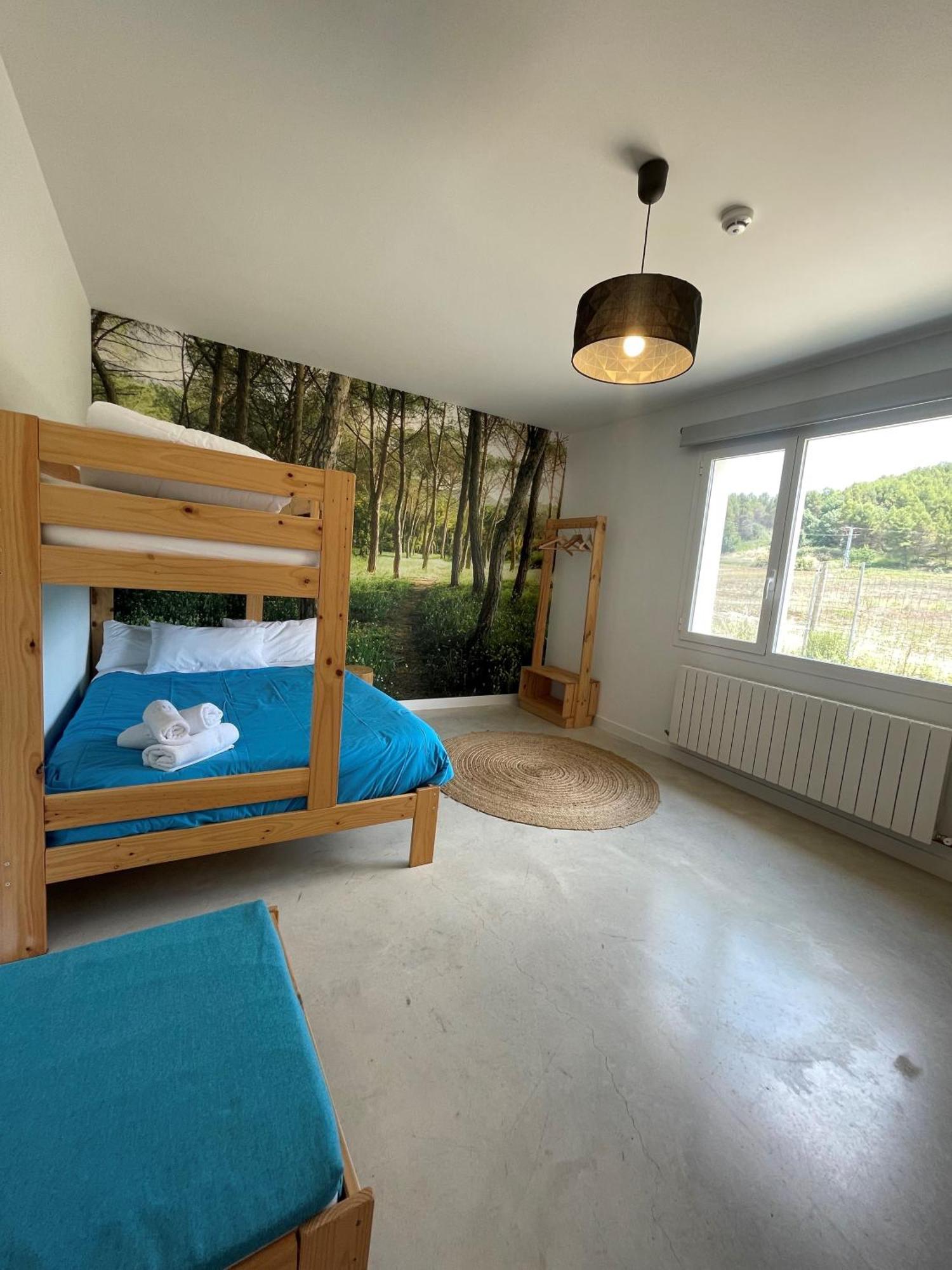 Entheos Hostel Lerin Екстериор снимка
